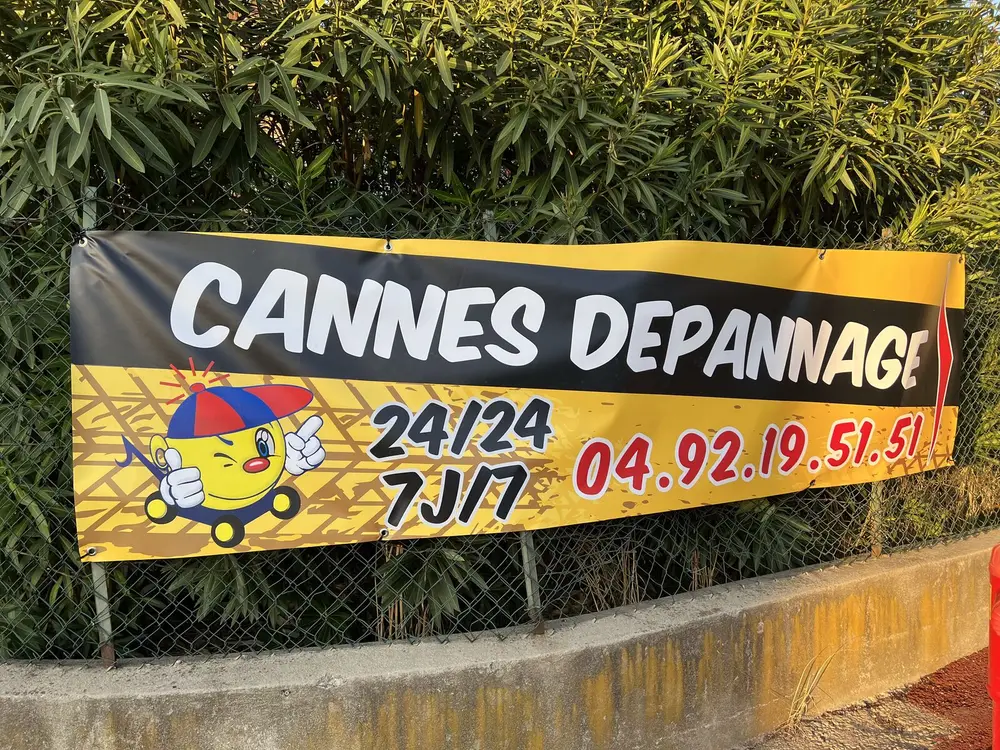 Cannes Dépannage, Bâche imprimée